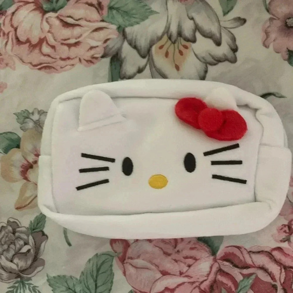 Hello Kitty Handbags - Hello Kitty Makeup Bag